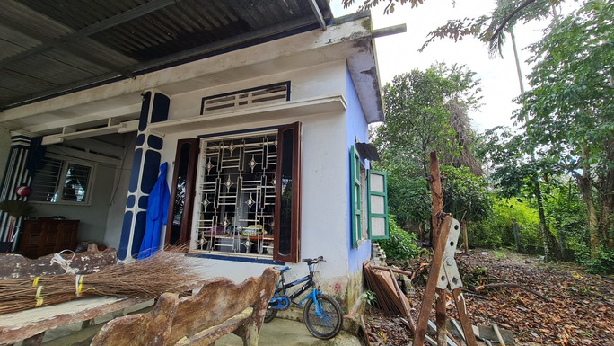 Tuy nhiên, theo tìm hiểu của PV, dù cong tác giám định hiện trạng nhà dân đã thực hiện xong nhưng đến nay chủ đầu tư, đơn vị thi công vẫn chưa có thông báo kết quả giám định thiệt hại cũng như phương án khắc phục, bồi thường cho người dân