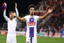 Bóng đá - "Thần đồng" 17 tuổi của PSG gây sốt châu Âu, Man City hỏi mua giá khủng