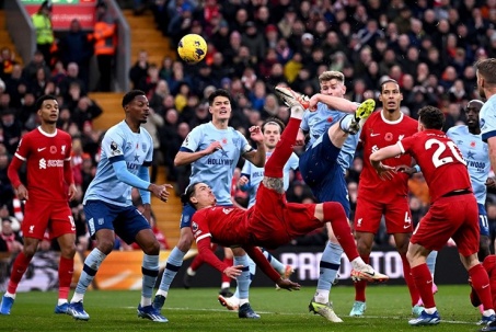 Video bóng đá Liverpool - Brentford: Tuyệt đỉnh Salah, tưng bừng 3 bàn (Ngoại hạng Anh)