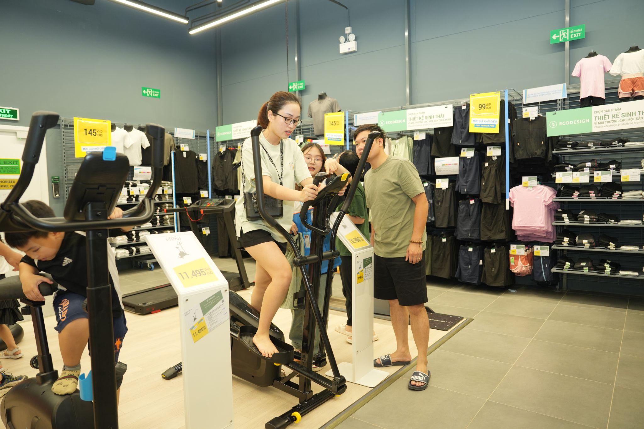 Cửa hàng với diện tích trải nghiệm lớn luôn là điểm khác biệt của Decathlon