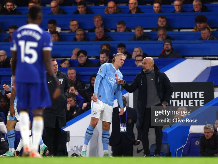 Pep Guardiola có lẽ&nbsp;vừa buồn vừa vui sau trận hòa của Man City trước Chelsea