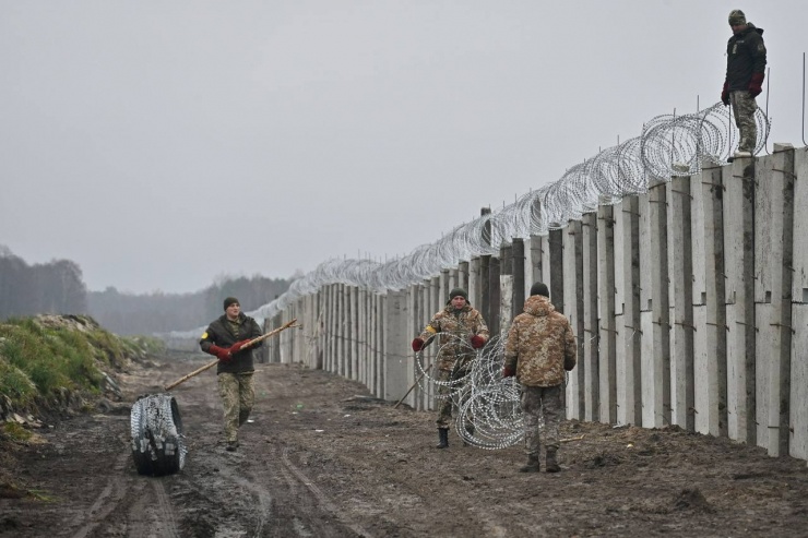 Ukraine đặt 500.000 quả mìn dọc biên giới Nga, Belarus. Ảnh: Getty Images