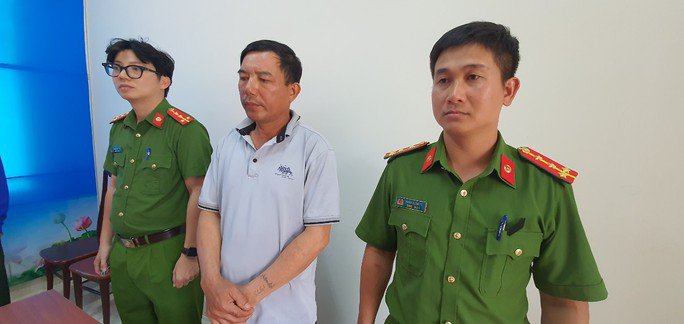 Khởi tố, bắt tạm giam ông Nguyễn Khắc Hùng để điều tra về hành vi "Lạm quyền trong khi thi hành công vụ"
