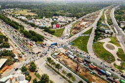 Tin tức trong ngày - Dịp cuối năm, người dân ở TP.HCM "khóc ròng" vì gặp thứ này trên đường