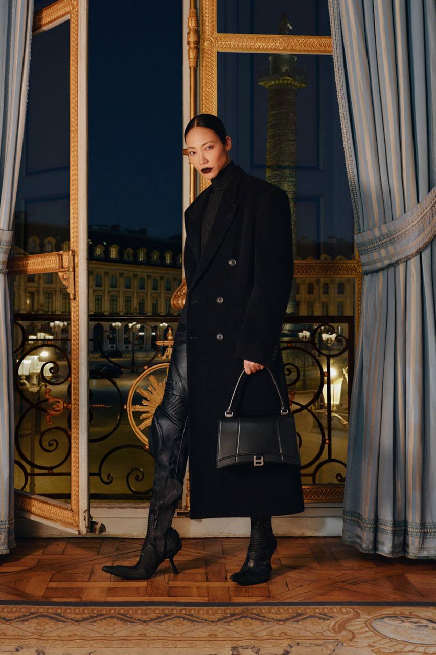Balenciaga vừa sang trọng vừa đường phố với chiến dịch Xuân Hè 2024 - 2