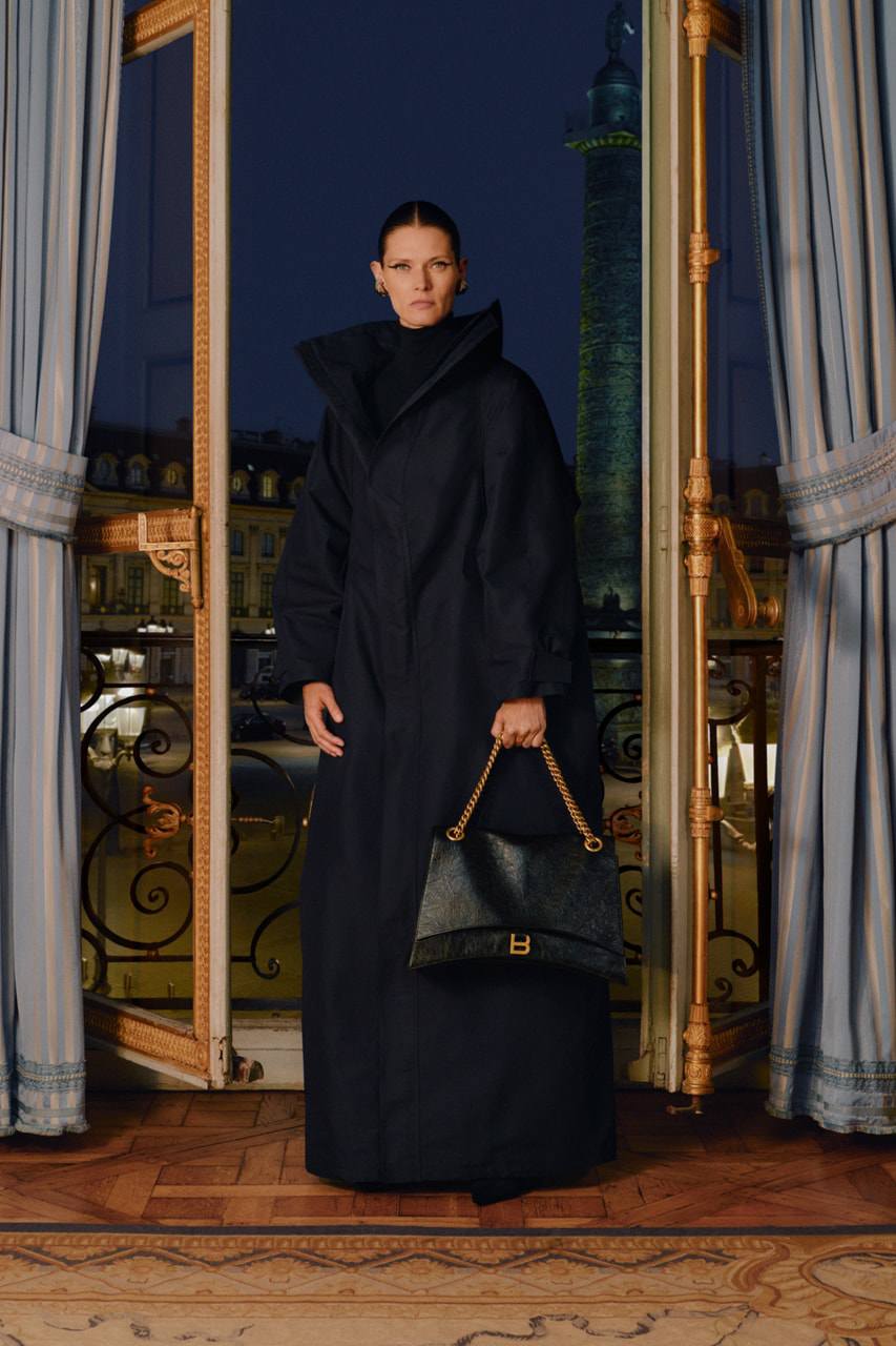 Balenciaga vừa sang trọng vừa đường phố với chiến dịch Xuân Hè 2024 - 7