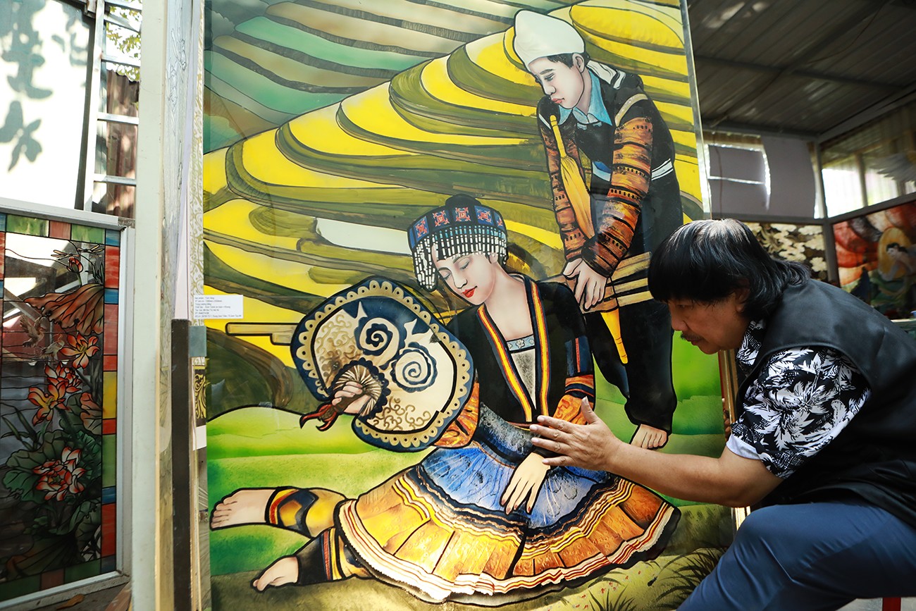 Ông luôn phải nhớ toàn bộ bố cục bức tranh, từ những chi tiết nhỏ nhất trong quá trình hoàn thiện tác phẩm.