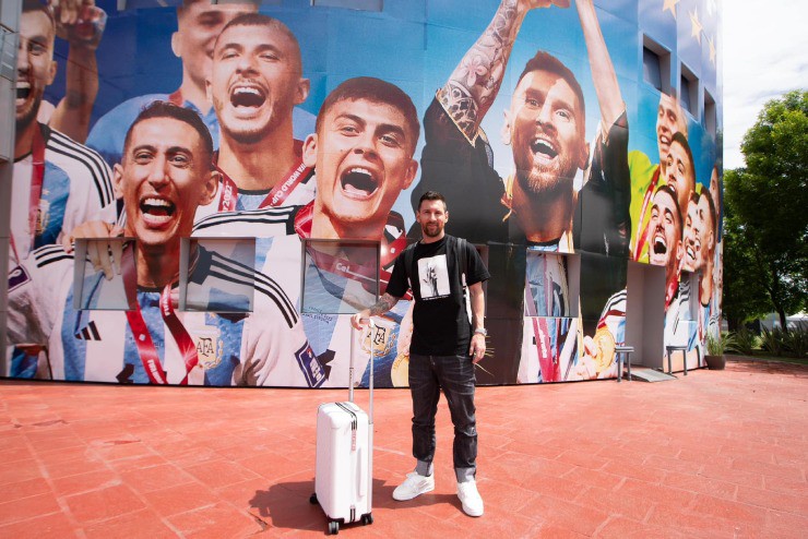 Messi hội quân cùng ĐT Argentina