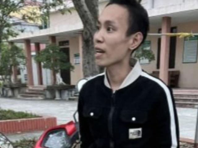 Pháp luật - Bắt khẩn cấp kẻ cướp giật điện thoại còn đấm vỡ hốc mắt người bán