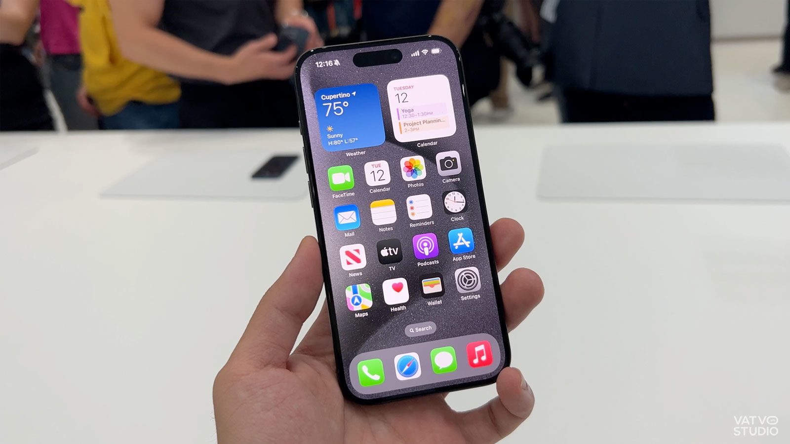 iPhone 15 Pro là những chiếc iPhone đầu tiên hỗ trợ kết nối Wi-Fi 6E.