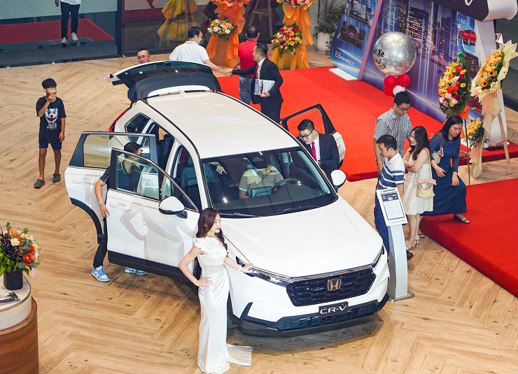 Thị trường ô tô Việt Nam tiếp tục ảm đạm trong tháng 10 vừa qua