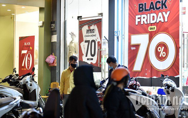 Dịp Black Friday các thương hiệu rầm rộ giảm giá khủng