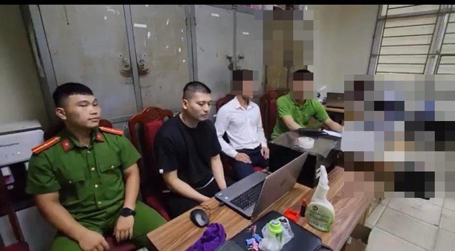 Cơ quan điều tra thực nghiệm hành vi làm giấy tờ giả của Hoàng