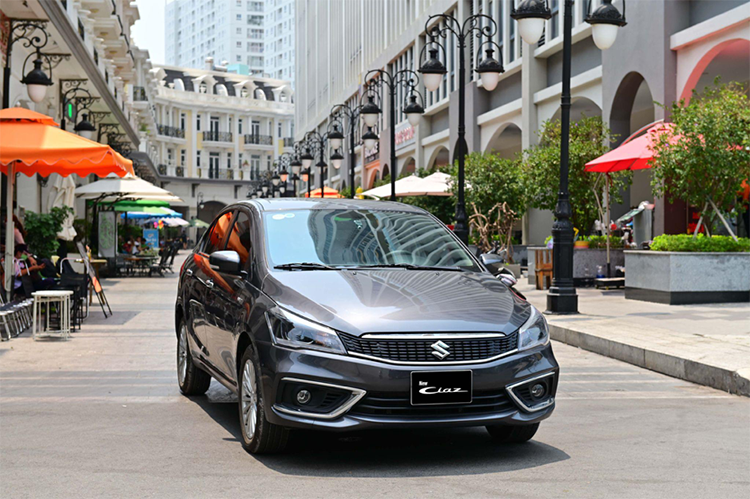 Giá xe Suzuki Ciaz niêm yết và lăn bánh tháng 11/2023 - 1