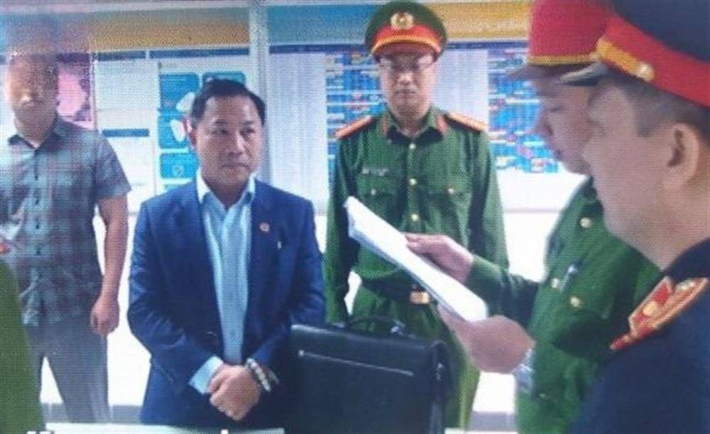 Cơ quan Cảnh sát điều tra Công an tỉnh Thái Bình công bố các Quyết định và Lệnh đối với Lưu Bình Nhưỡng. (Ảnh: Cổng thông tin Bộ Công an)