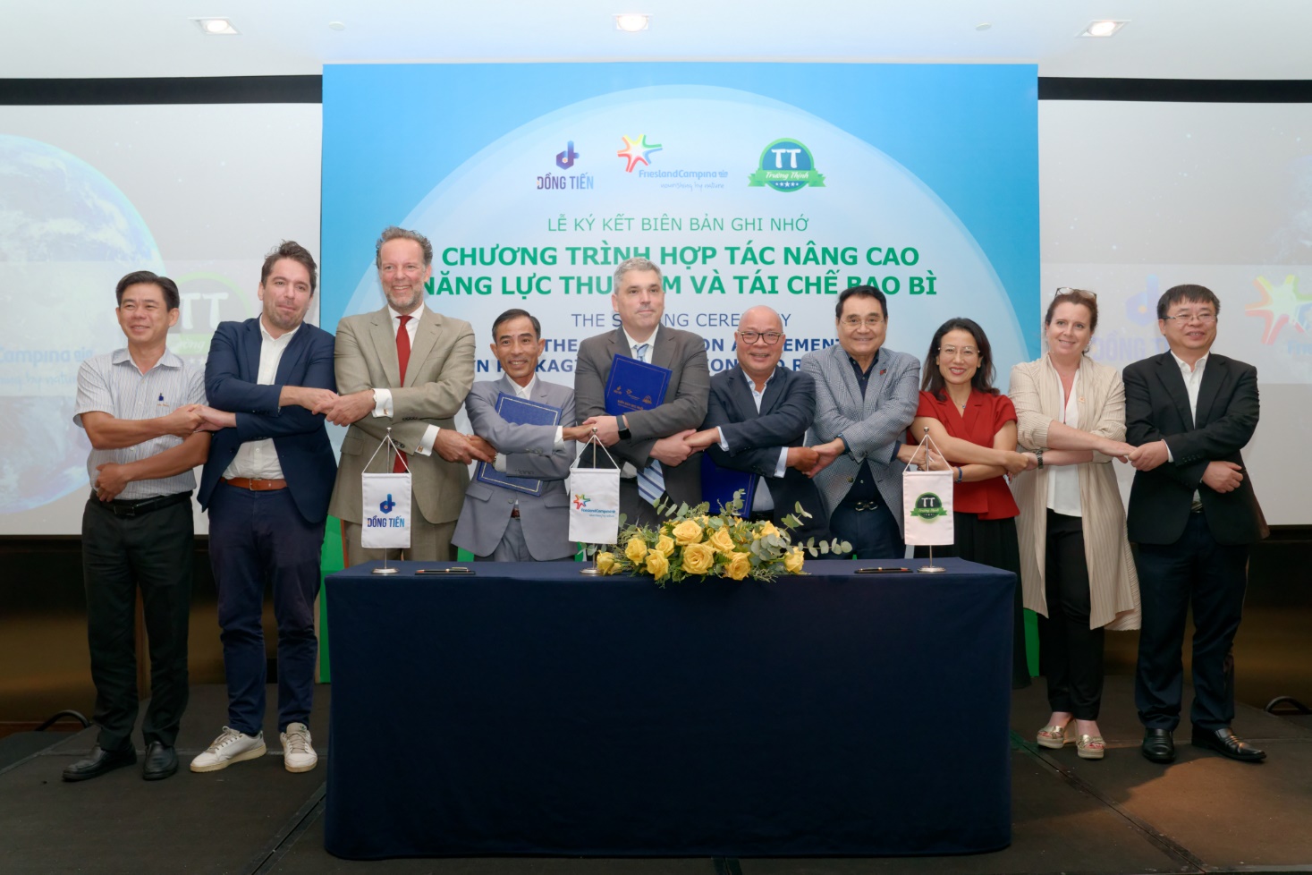 FrieslandCampina Việt Nam bắt tay cùng công ty Giấy Đồng Tiến Bình Dương và công ty Cơ khí Xây dựng Trường Thịnh nâng cao năng lực thu gom và tái chế bao bì, chủ động thực thi EPR