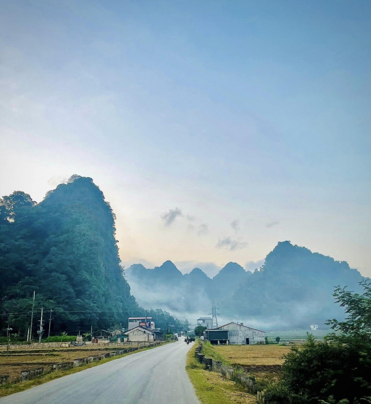 Khói lam chiều trên miền non cao.