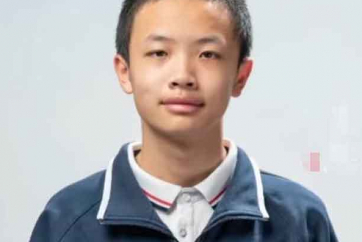 Nam sinh mới 15 tuổi đã được nhận vào ĐH hàng đầu TQ, tự học hết Toán tiểu học từ năm lớp 2