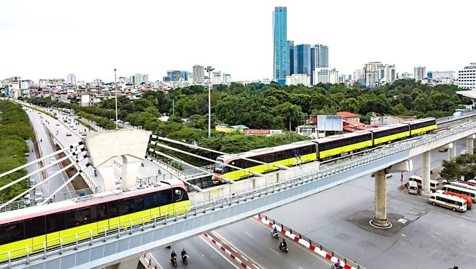 Tàu đường sắt Nhổn-ga Hà Nội. Ảnh: MRB