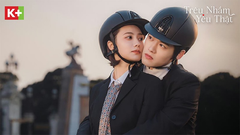 Cặp Quan Tế - Tất Nhược San gây sốt vì quá đẹp đôi