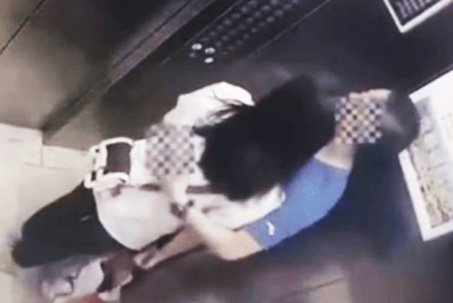 Ngoại tình với thầy giáo của con trong thang máy, hành động của người phụ nữ khiến cư dân mạng phẫn nộ