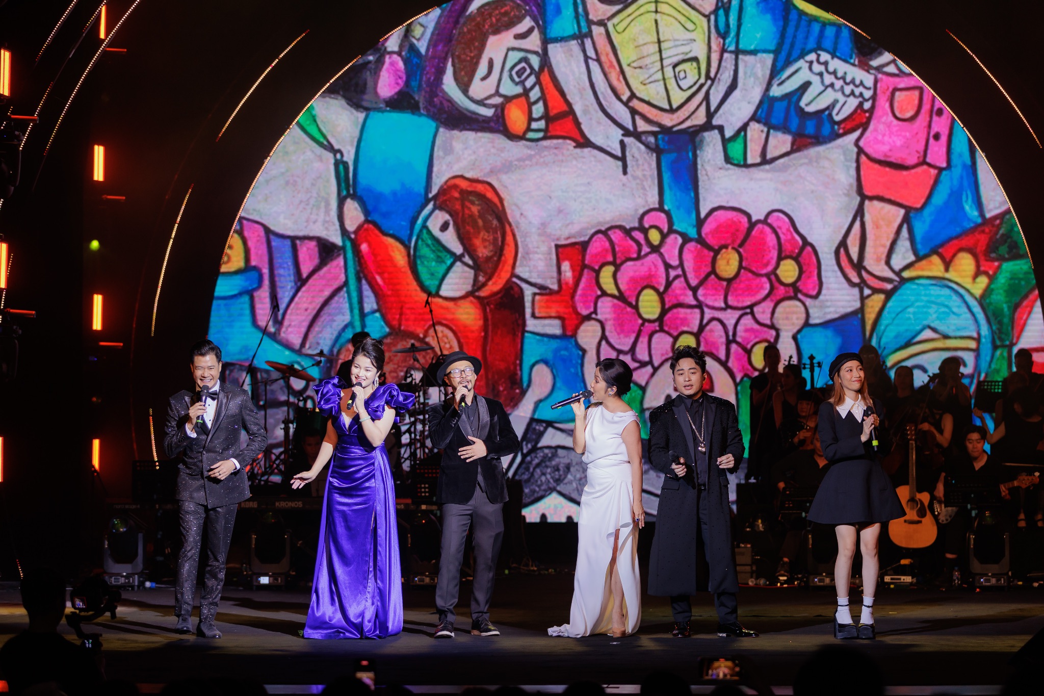 “Đêm nhạc Trịnh Công Sơn - Nối vòng tay lớn” đánh dấu kỷ niệm 20 năm thành lập VNGroup - 7