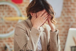 Sức khỏe đời sống - Hết sức cẩn trọng: Ngáp, buồn ngủ và mệt mỏi cũng có thể là dấu hiệu của đột quỵ