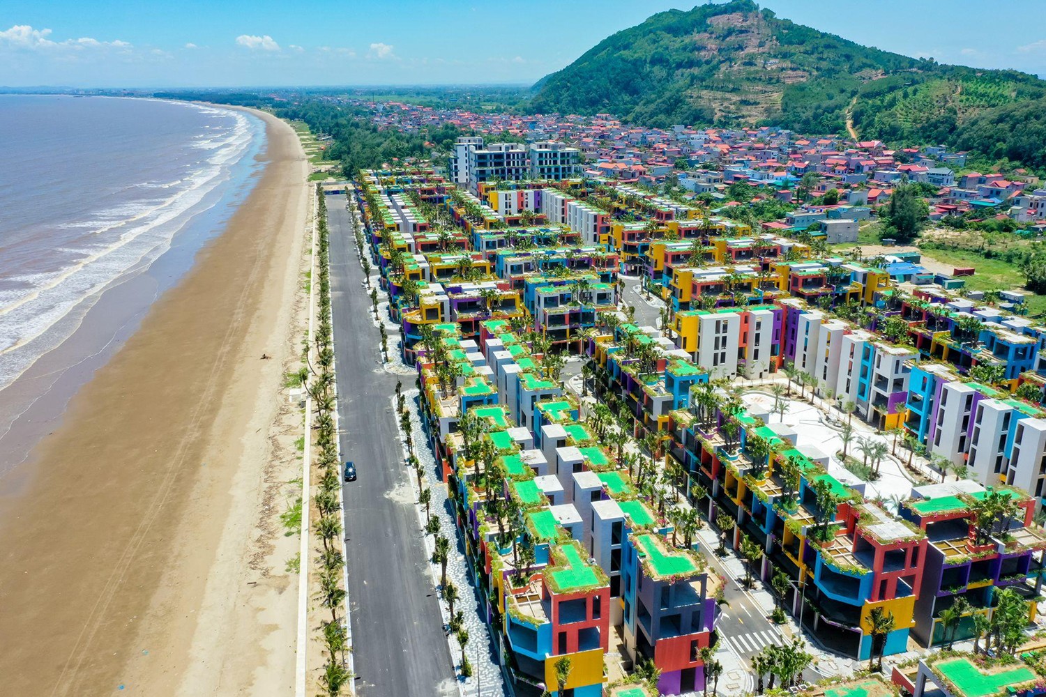 Dự án Flamingo Ibiza Hải Tiến đang dần hiện hữu bên bờ biển Hải Tiến. Ảnh: Flamingo