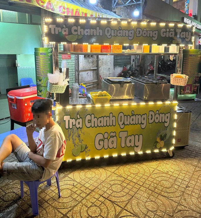 Một tiệm trà chanh giã tay vừa xuất hiện thời gian gần đây