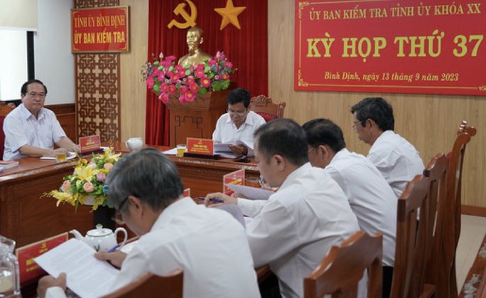Quang cảnh kỳ họp thứ 37 của UBKT Tỉnh ủy Bình Định