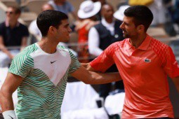 Alcaraz vững vàng tâm lý, tự tin hạ “khổng lồ“ Djokovic ở ATP Finals