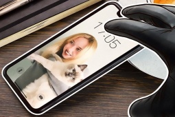 Thời trang Hi-tech - Cuỗm 33 chiếc iPhone để mua ô tô tặng bạn gái