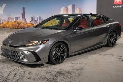 Tin tức ô tô - Ảnh thực tế Toyota Camry thế hệ mới vừa ra mắt