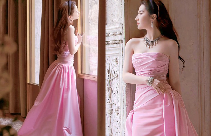 Phụ kiện đi kèm cùng cách làm tóc, make up đơn giản càng giúp cô thêm phần thu hút hơn.&nbsp;
