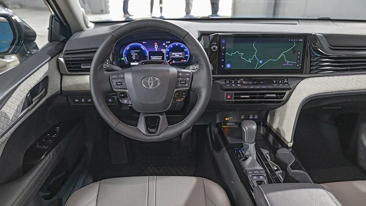Ảnh thực tế Toyota Camry thế hệ mới vừa ra mắt - 8