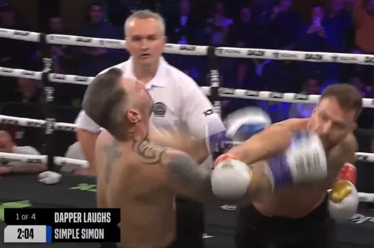 Rúng động Boxing: Diễn viên hài thắng knock-out đối thủ sau 65 giây - 1