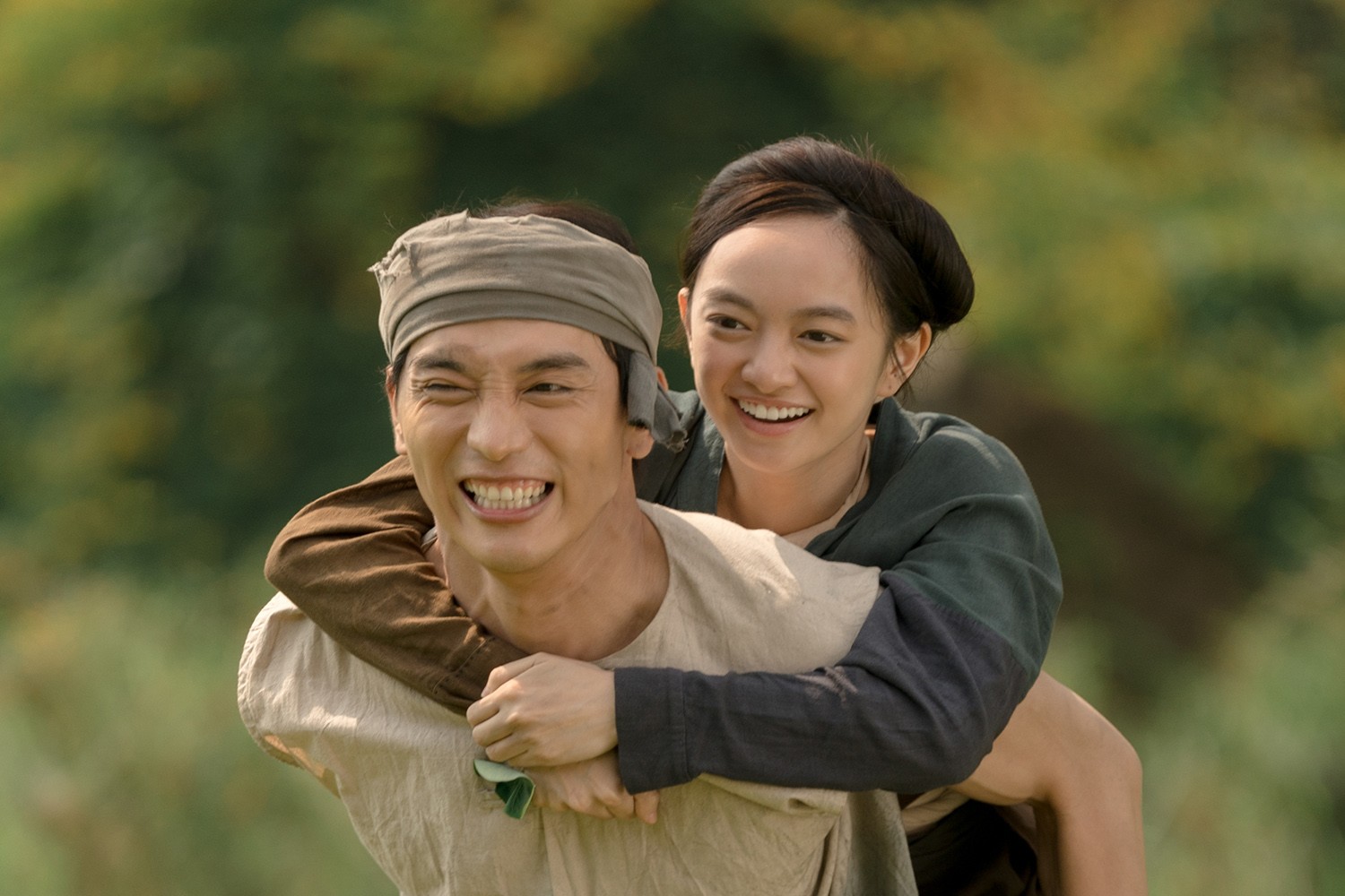 Phim điện ảnh Việt bị phản ứng vì "sa đọa" vào quảng bá cảnh nóng - 1