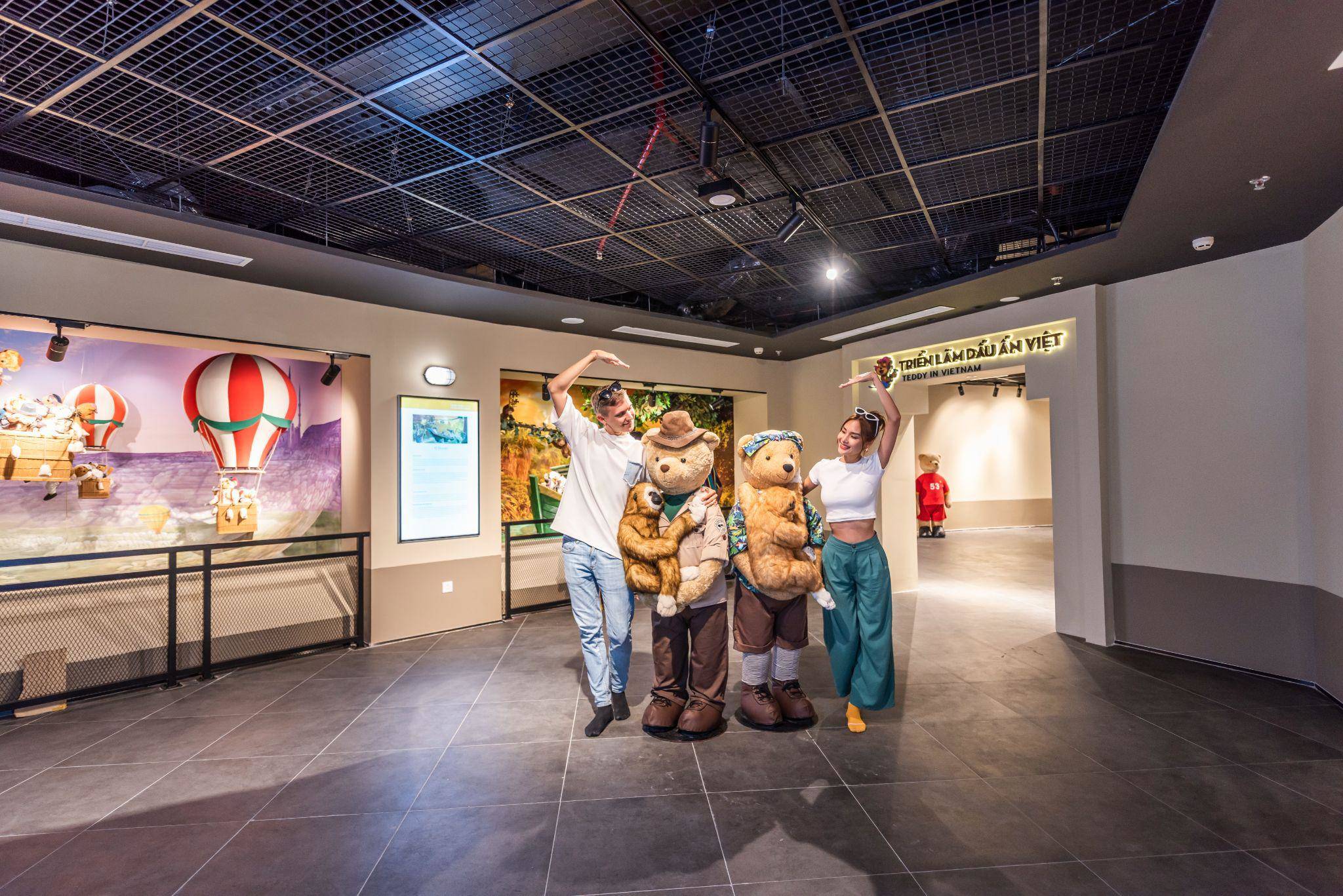 Khám phá ngôi nhà của 500 chú gấu Teddy