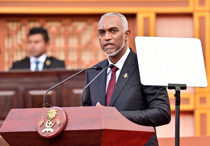 Tân Tổng thống Maldives Mohamed Muizzu phát biểu tại lễ nhậm chức hôm 17-11 Ảnh: REUTERS