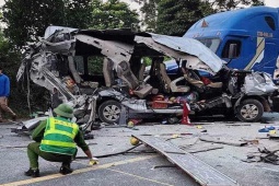 Tin tức trong ngày - Vụ tai nạn 5 người tử vong ở Lạng Sơn: Khởi tố tài xế xe đầu kéo