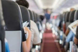 Du lịch - Những hành vi gây khó chịu nhất trên máy bay