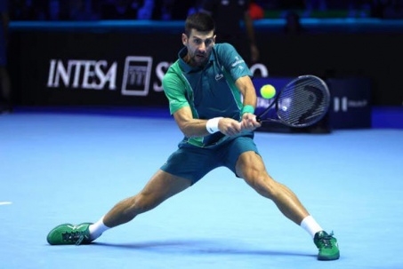 Video tennis Djokovic - Sinner: Giao bóng xuất sắc, xác lập kỷ lục (Chung kết ATP Finals)