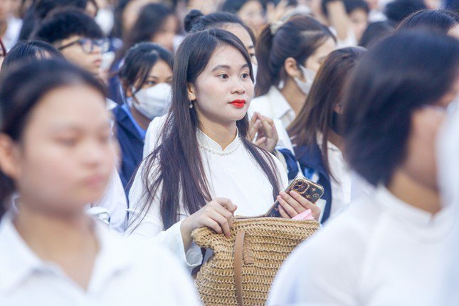 Sinh viên Trường Đại học Sư phạm Hà Nội trong lễ khai giảng năm học 2023-2024. Ảnh: Duy Phạm