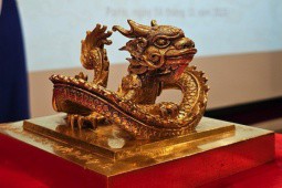 Ấn vàng “Hoàng đế chi bảo“ đã được chuyển giao cho Việt Nam