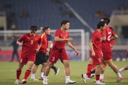 Trực tiếp bóng đá ĐT Việt Nam - Iraq: Hàng công không đổi, Quế Ngọc Hải thay Việt Anh (Vòng loại World Cup)