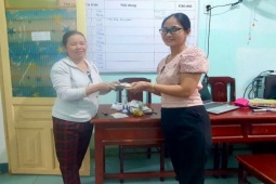 Tin tức trong ngày - 1 phụ nữ nhặt được gần 30 chỉ vàng và 87 triệu đồng mang giao nộp cho công an