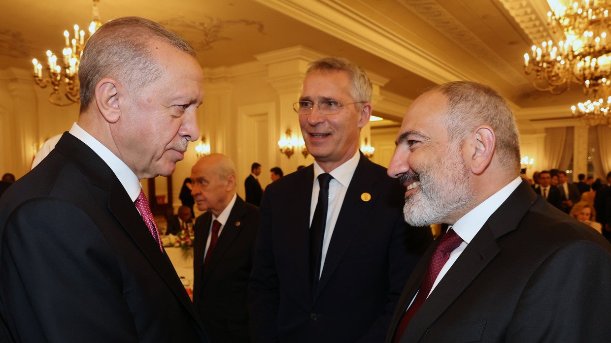 Tổng thống Thổ Nhĩ Kỳ&nbsp;Recep Tayyip Erdogan gặp Thủ tướng Armenia Nikol Pashinyan vào ngày 3/6/2023.