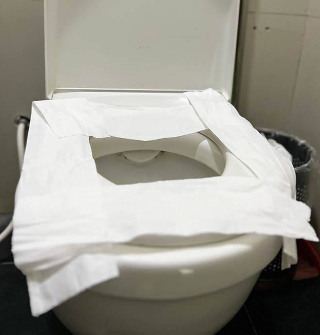 Nhiều người tìm cách chống chế khi sử dụng nhà vệ sinh ở công ty (ảnh minh họa)