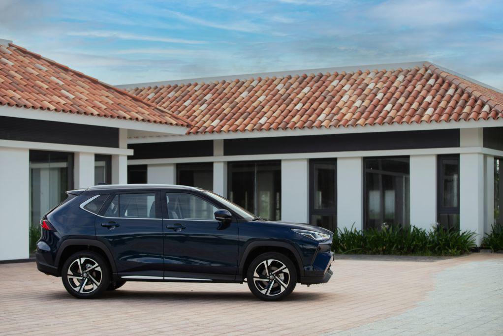 Giá xe Toyota Yaris Cross niêm yết và lăn bánh tháng 11/2023 - 2