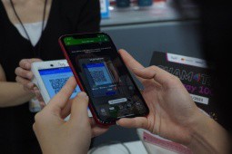 Thanh toán trực tuyến tại Việt Nam tăng đột biến vì... iPhone 15, Apple Pay